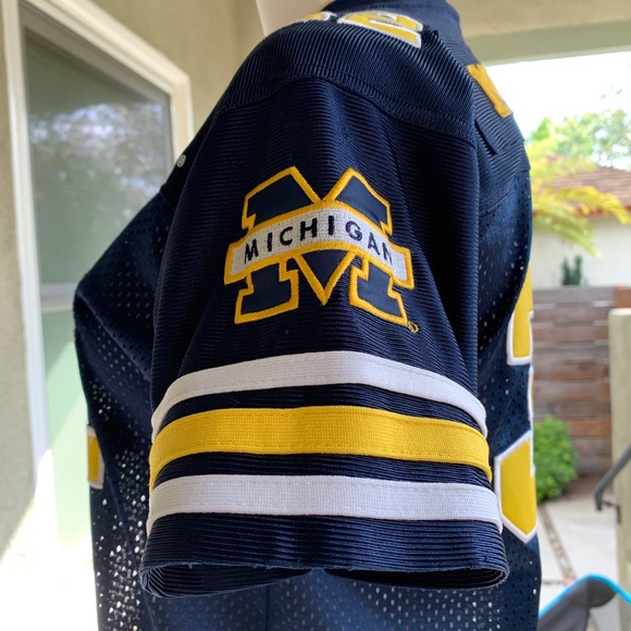 🔥5/$20🔥 “Colosseum” Michigan Sports Tee Patched Numbers - Picture 8 of 8